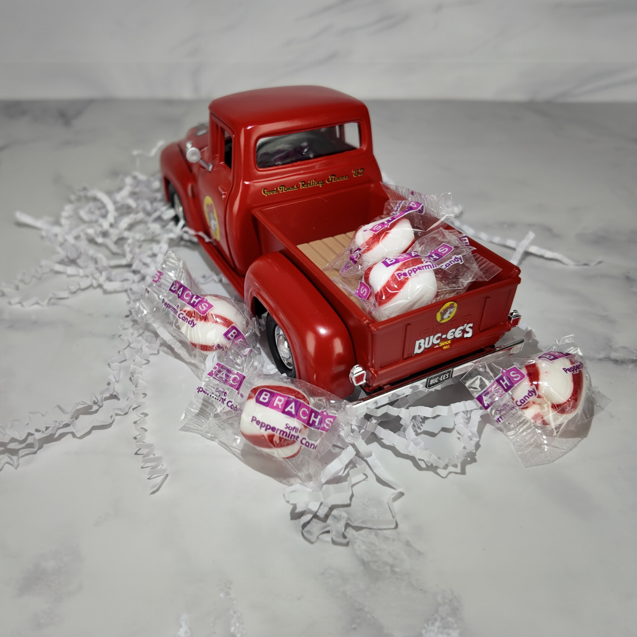 Buc-ee's Collectible 1956 Ford F-100 Pickup Peppermint Candies Truckload Gift Set