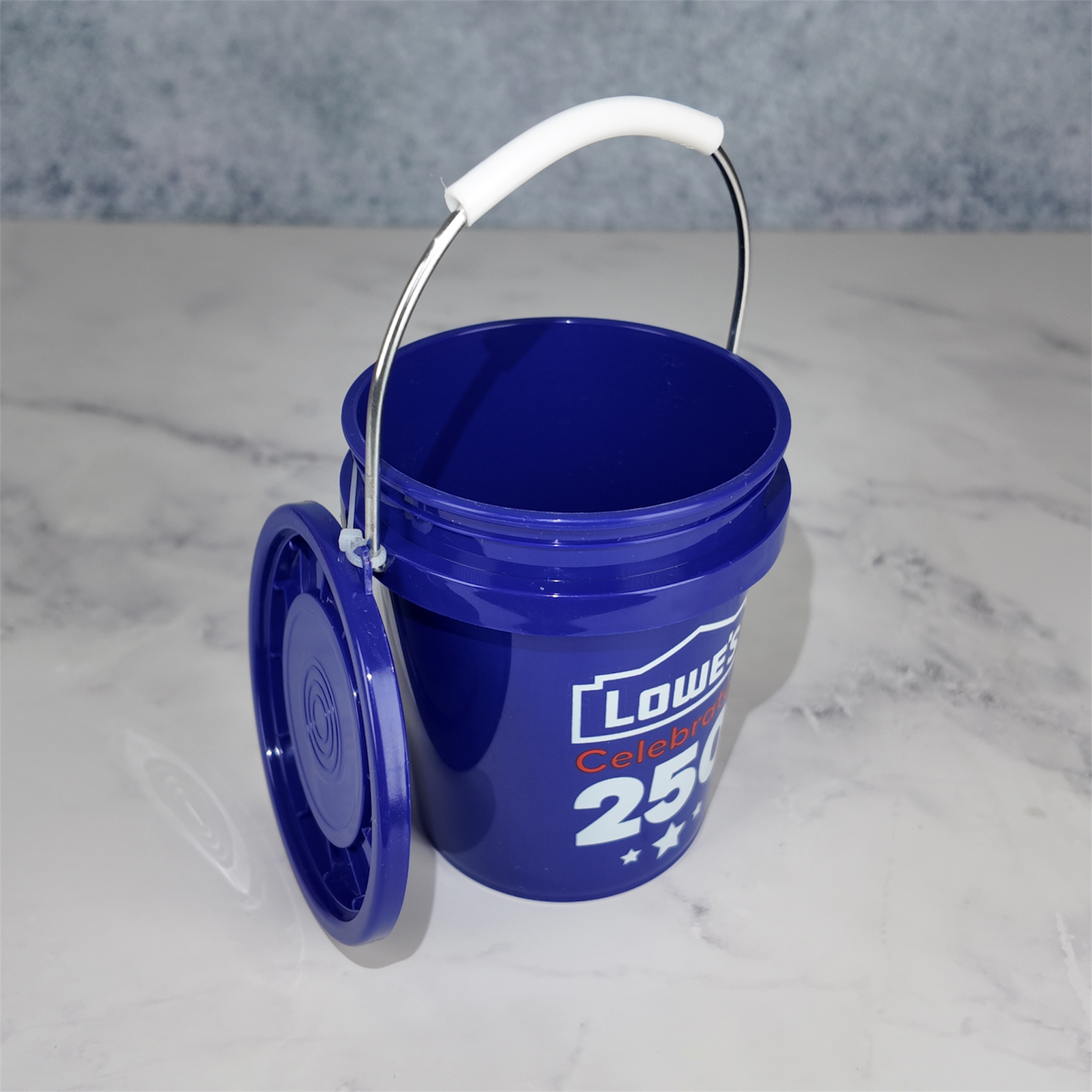 Lowe's Celebrates 250 Mini Bucket with Lid (blue)