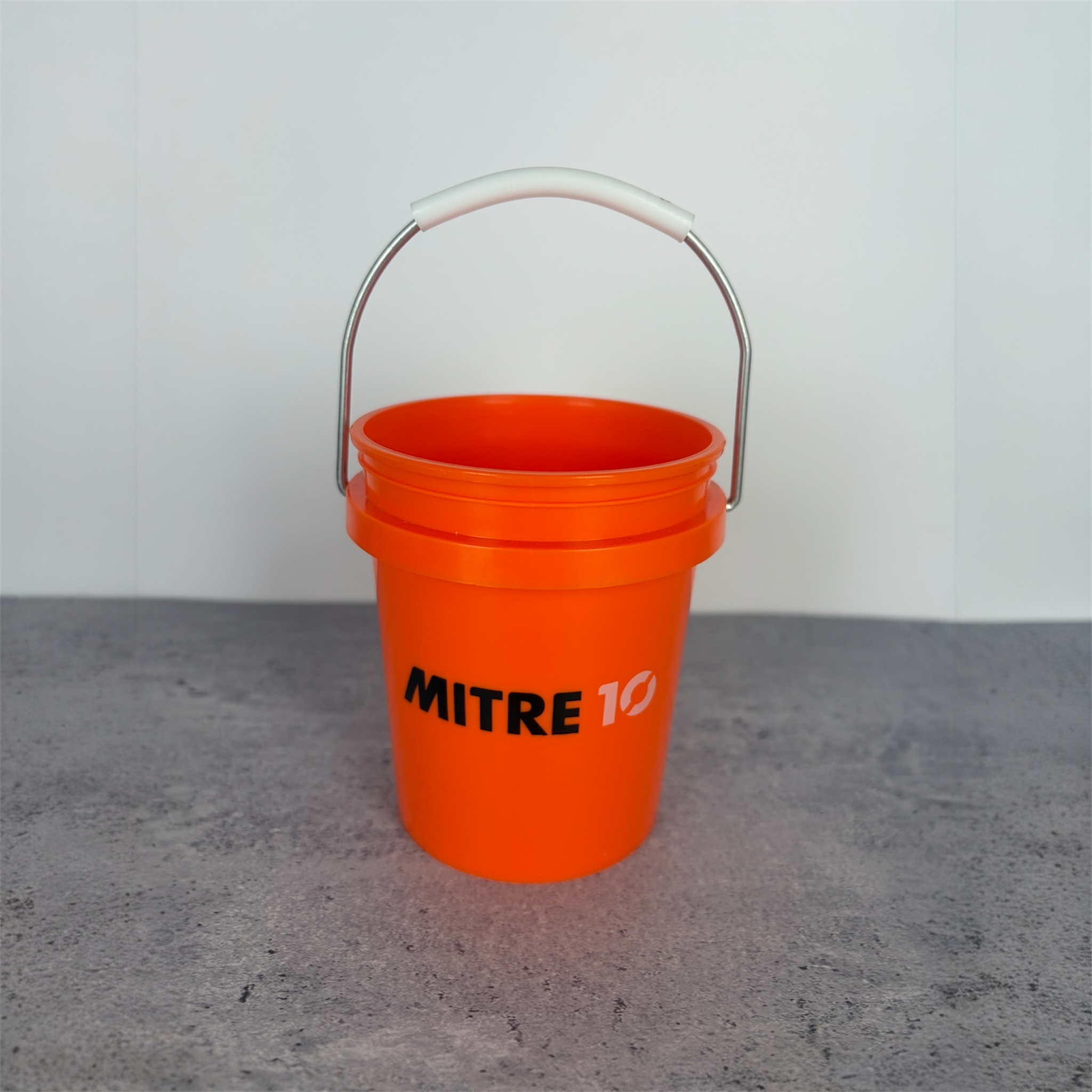 Mitre 10 Mini Bucket
