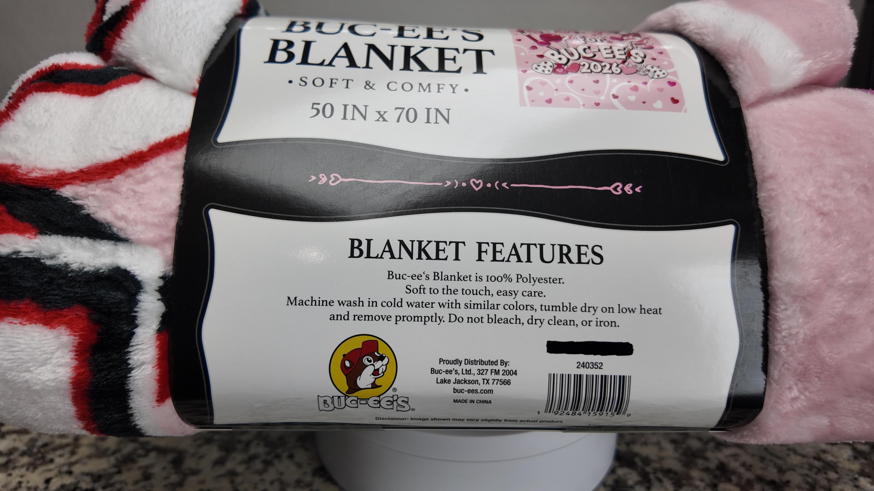Buc-ee's 2026 Valentines Day Blanket