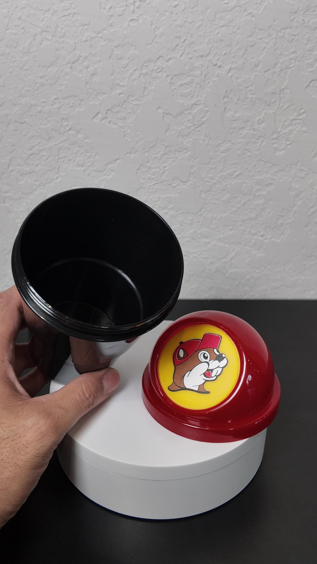 Buc-ee's Auto Trash Can