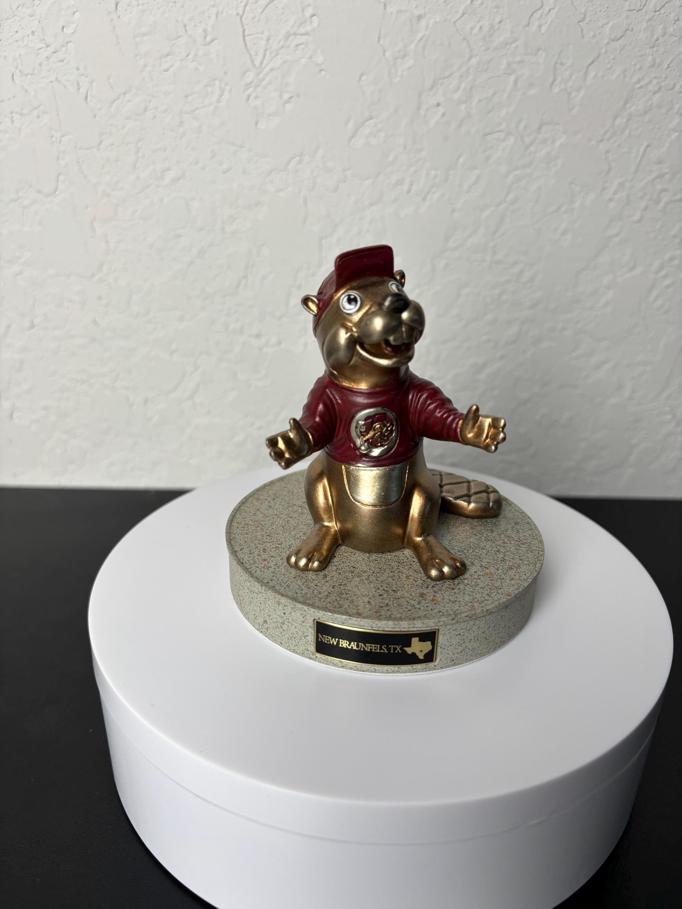 Buc-ee's Miniature Statue