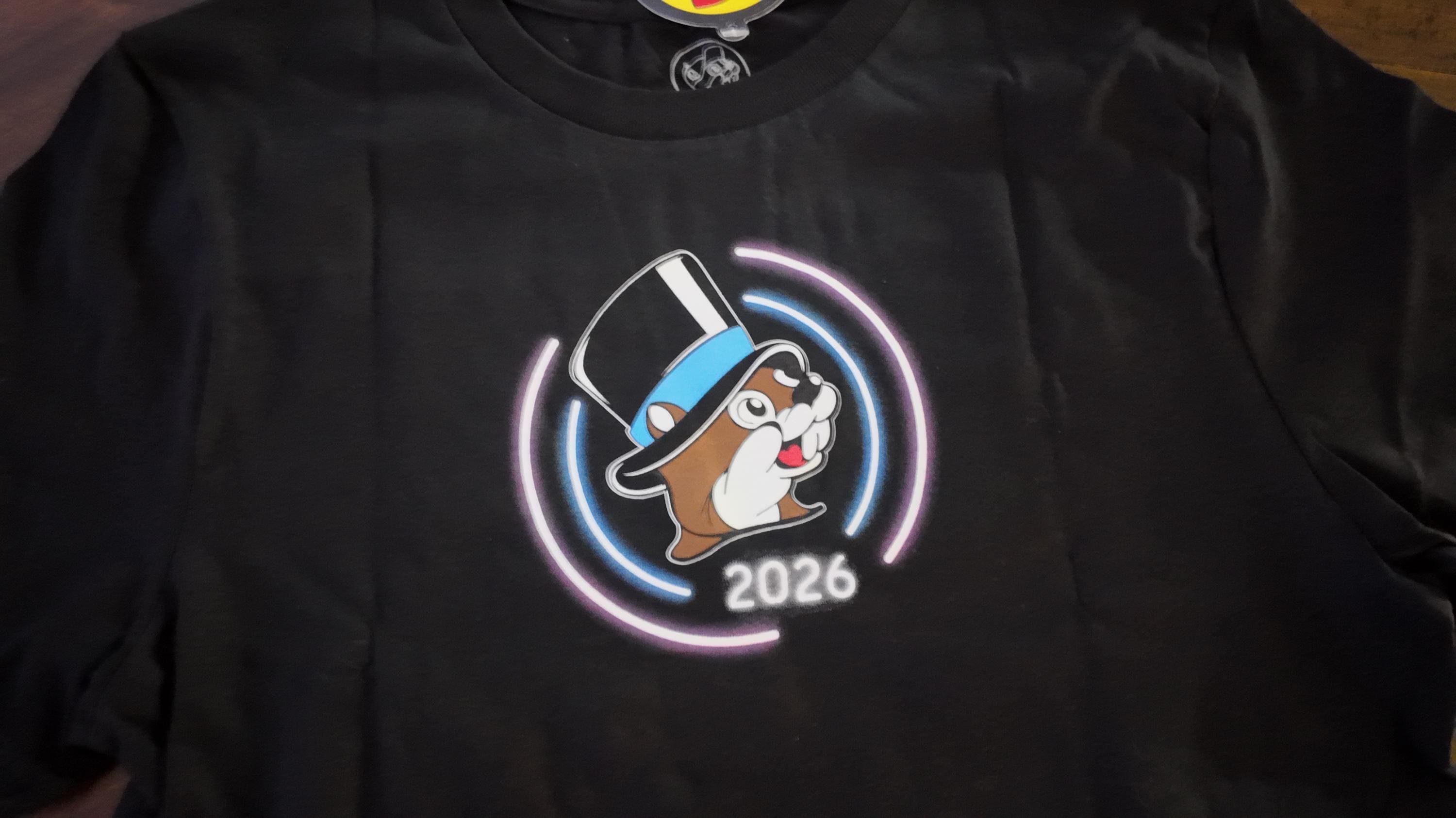 Buc-ee's 2026 Happy New Year Glows in the Dark T-Shirt