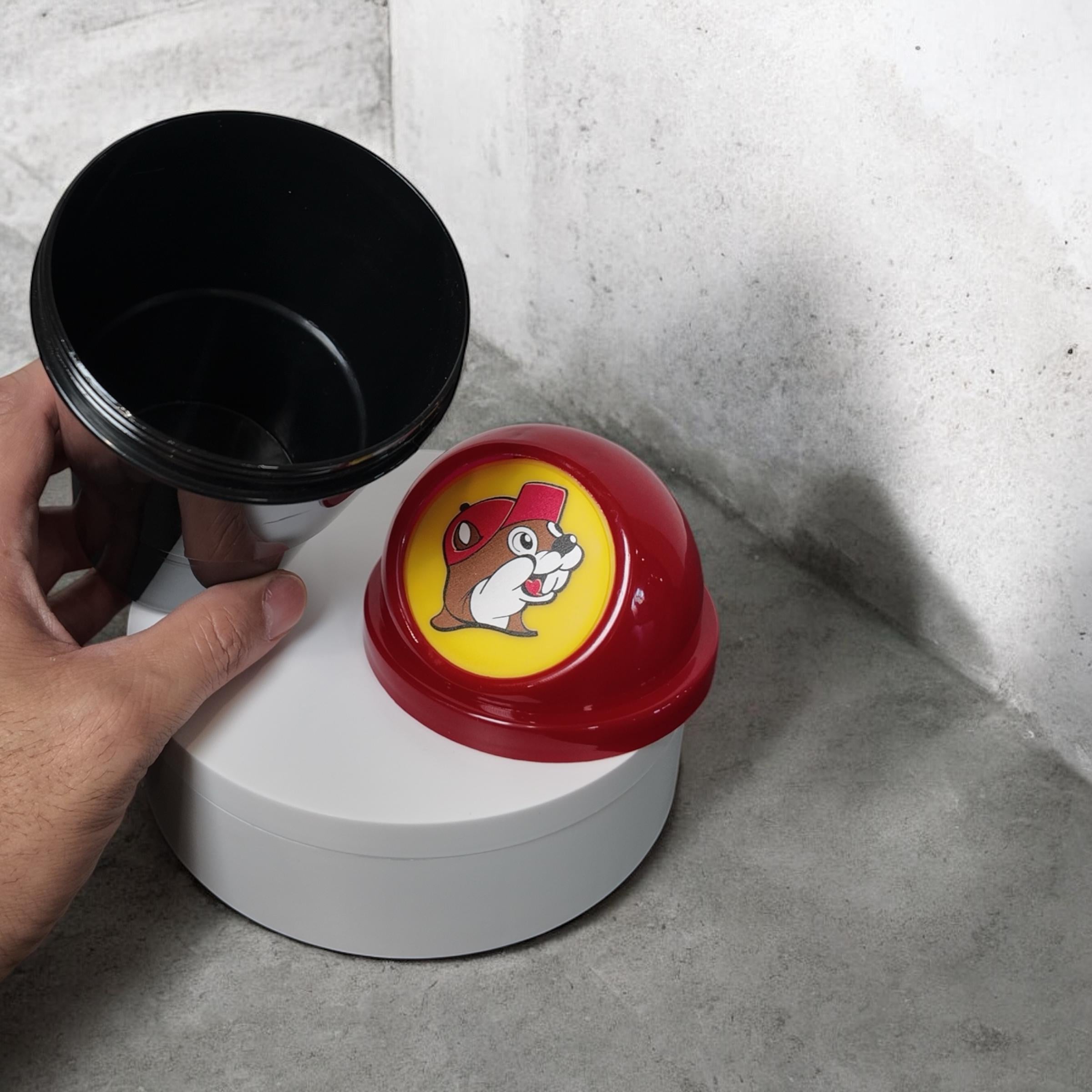 Buc-ee's Auto Trash Can