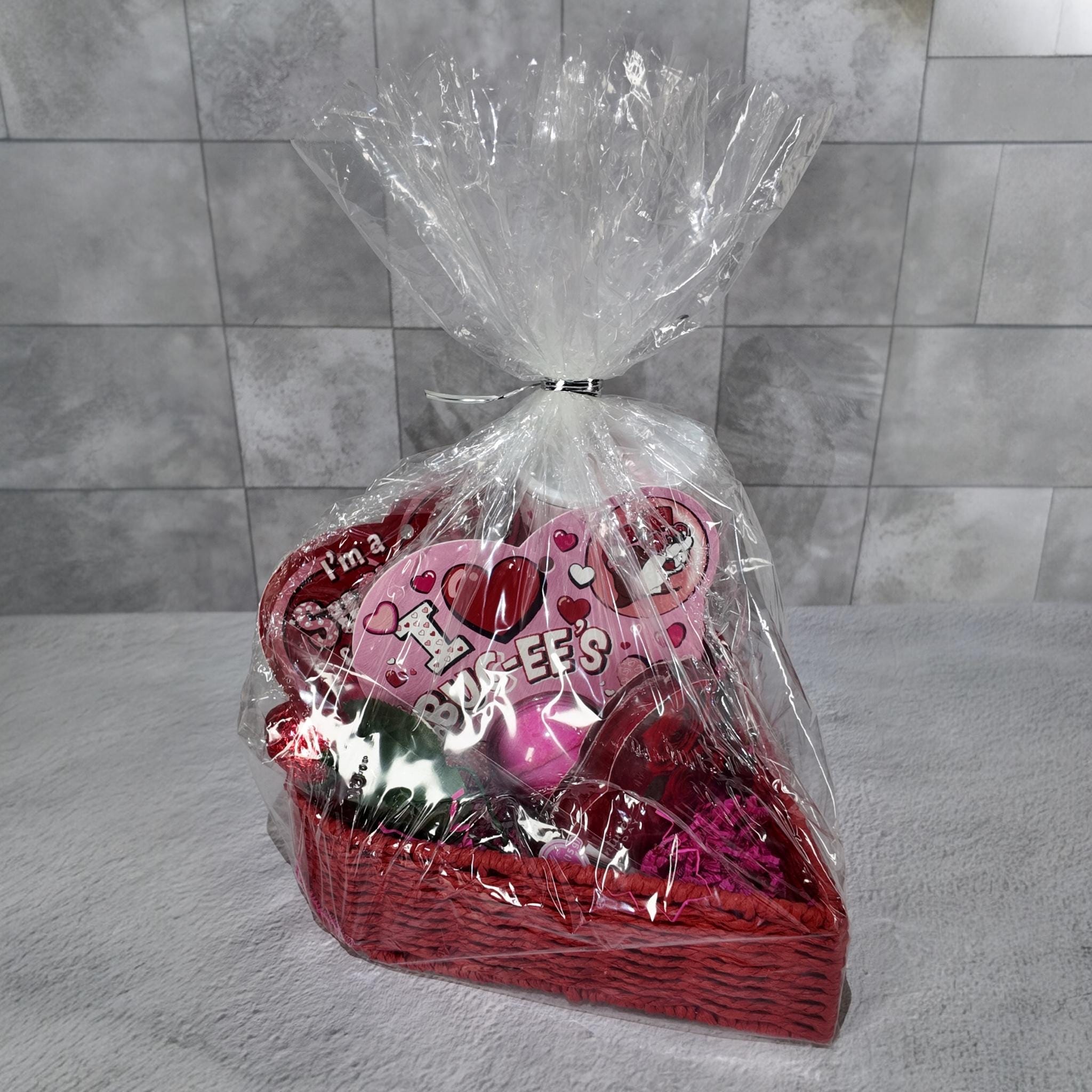 Heart Shaped Valentine Gift Basket (Buc-ee's Tumbler / Bath Bomb)