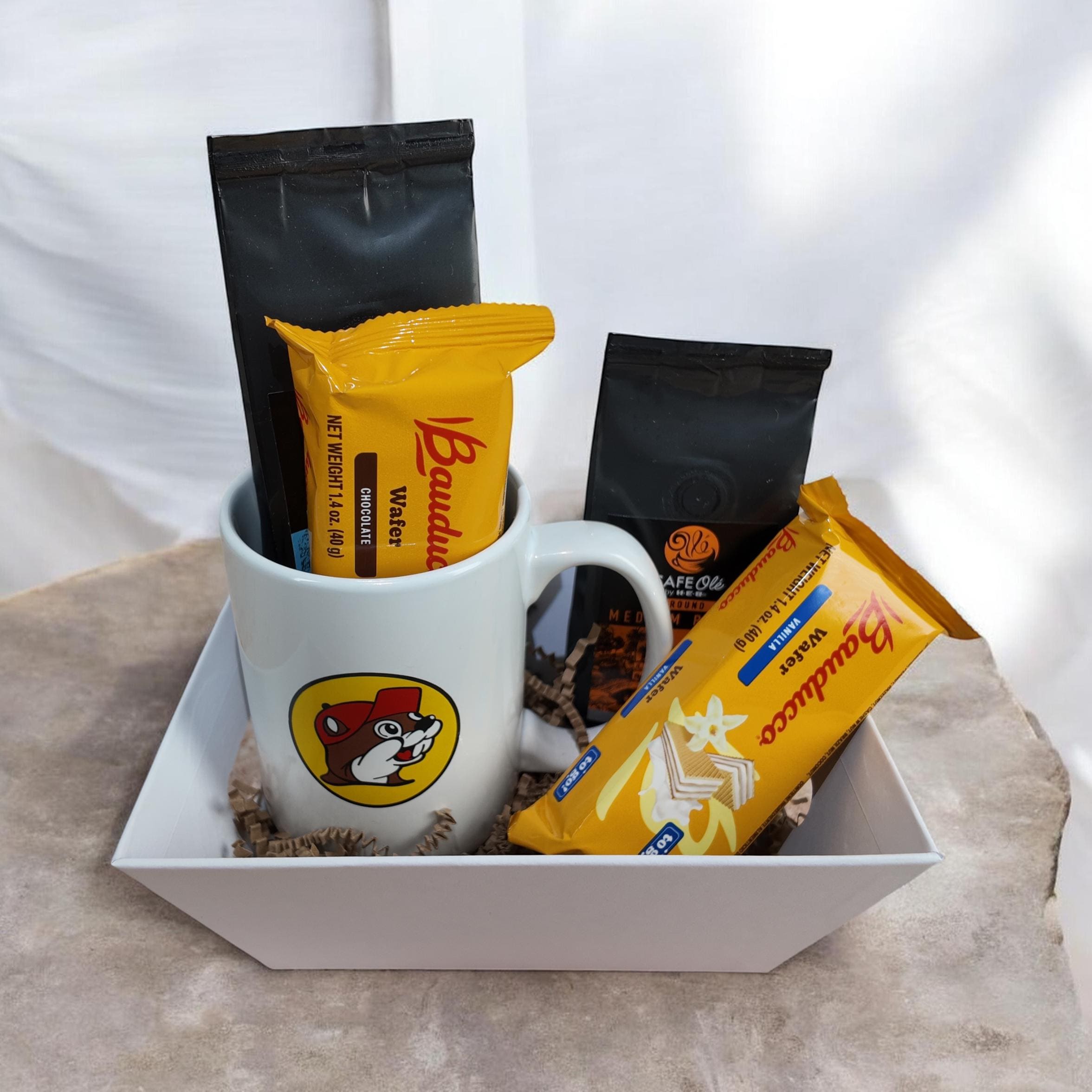 Taste of Texas Coffee Gift Basket: Buc-ee's Mug, H-E-B Coffee & Bauducco Wafers #2604