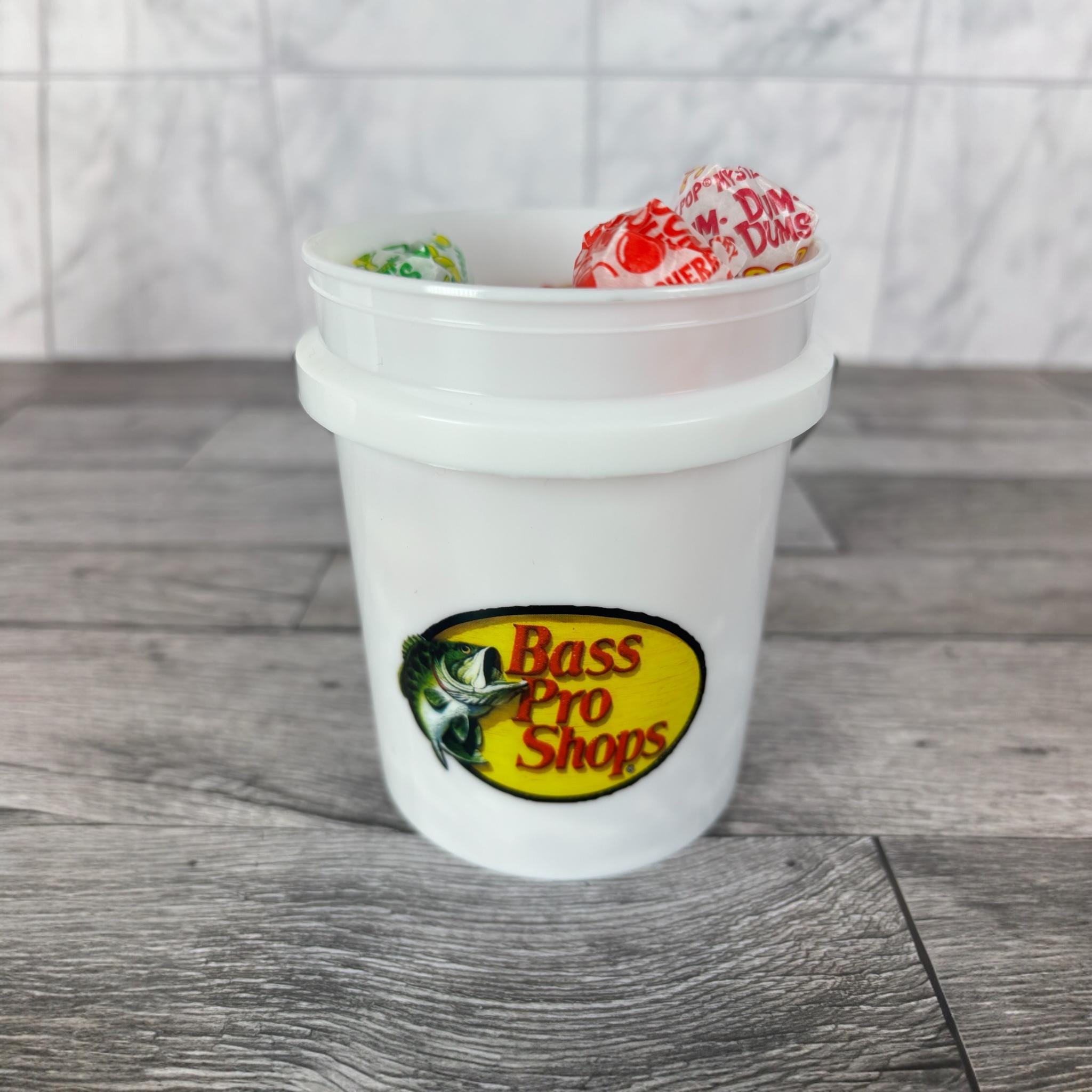 Bass Pro Shop Mini Bucket Peppermint Lollipop Gift Basket