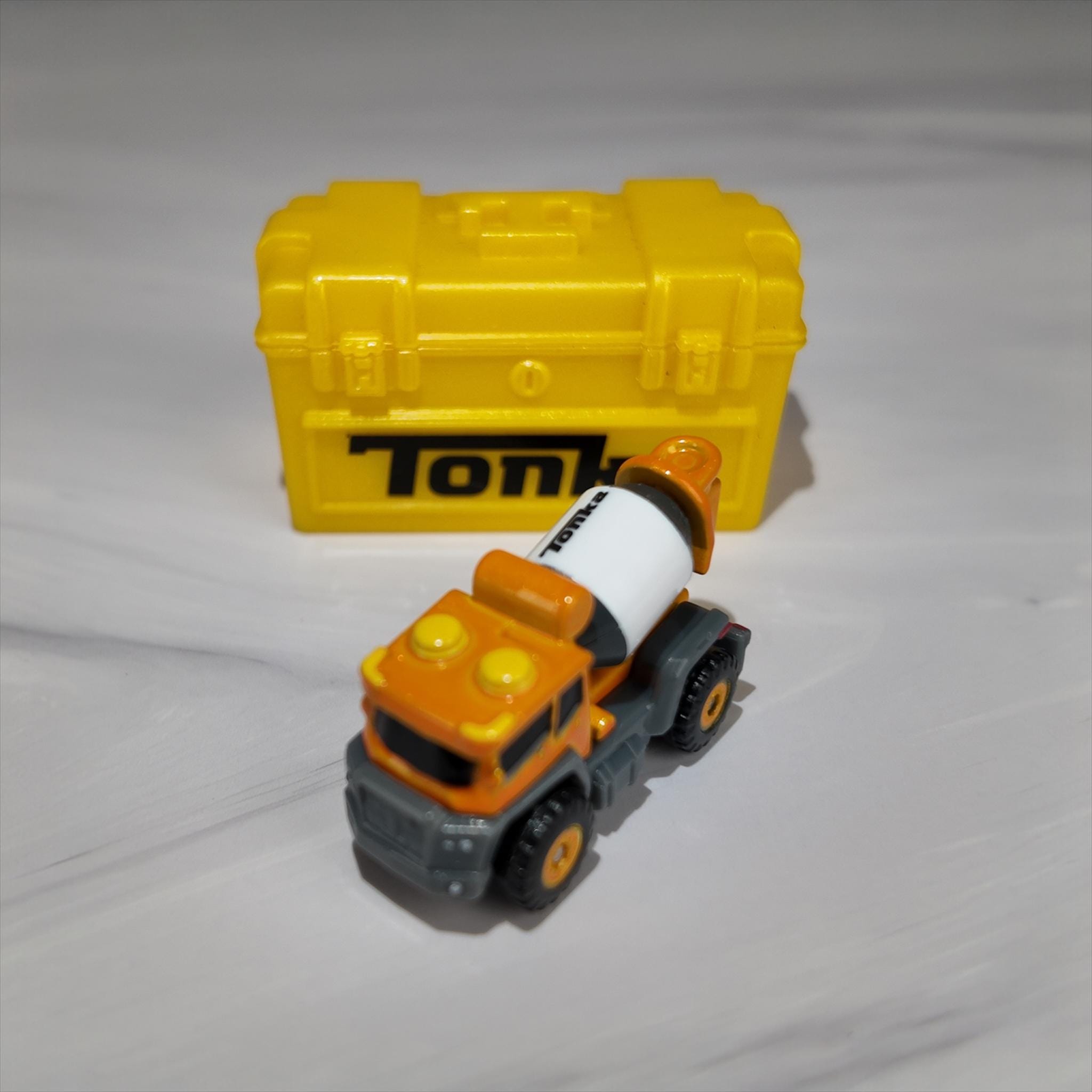 Mini Toy Truck Gift Set – Plastic Storage Tote with Gold Nugget Candy