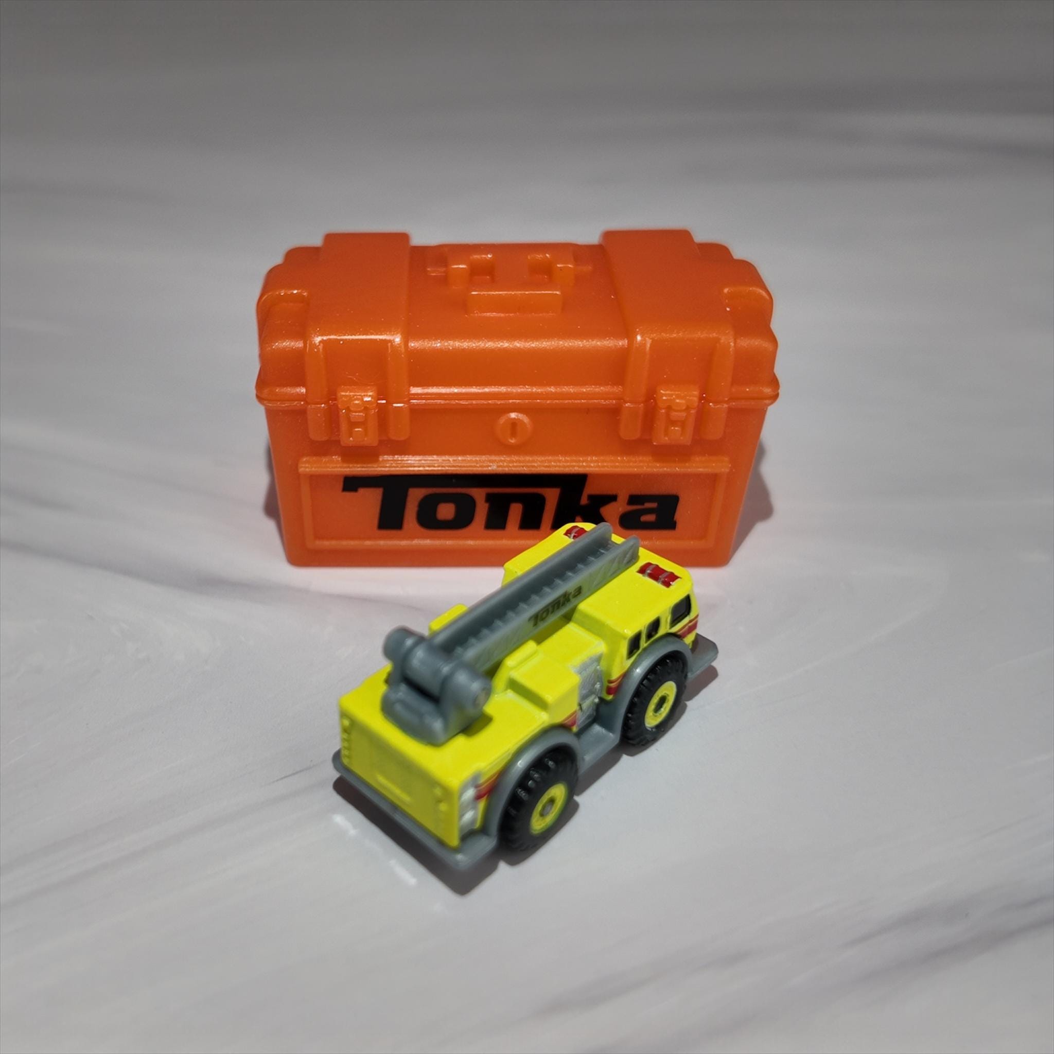 Mini Toy Truck Gift Set – Plastic Storage Tote with Gold Nugget Candy
