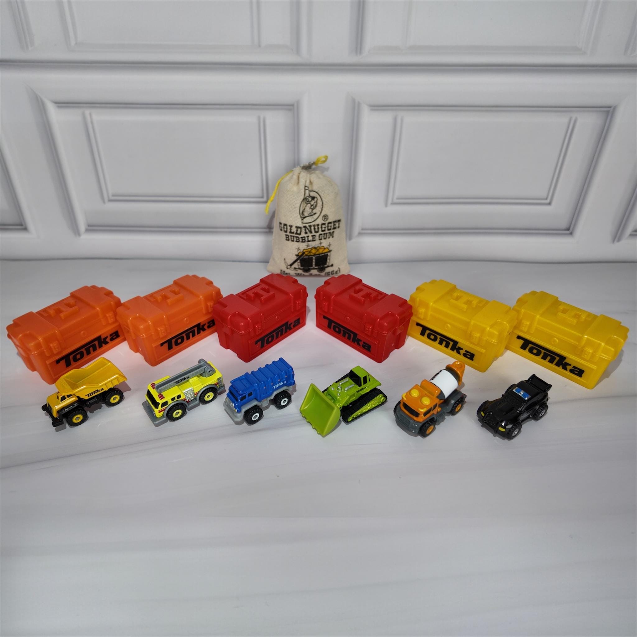 Mini Toy Truck Gift Set – Plastic Storage Tote with Gold Nugget Candy