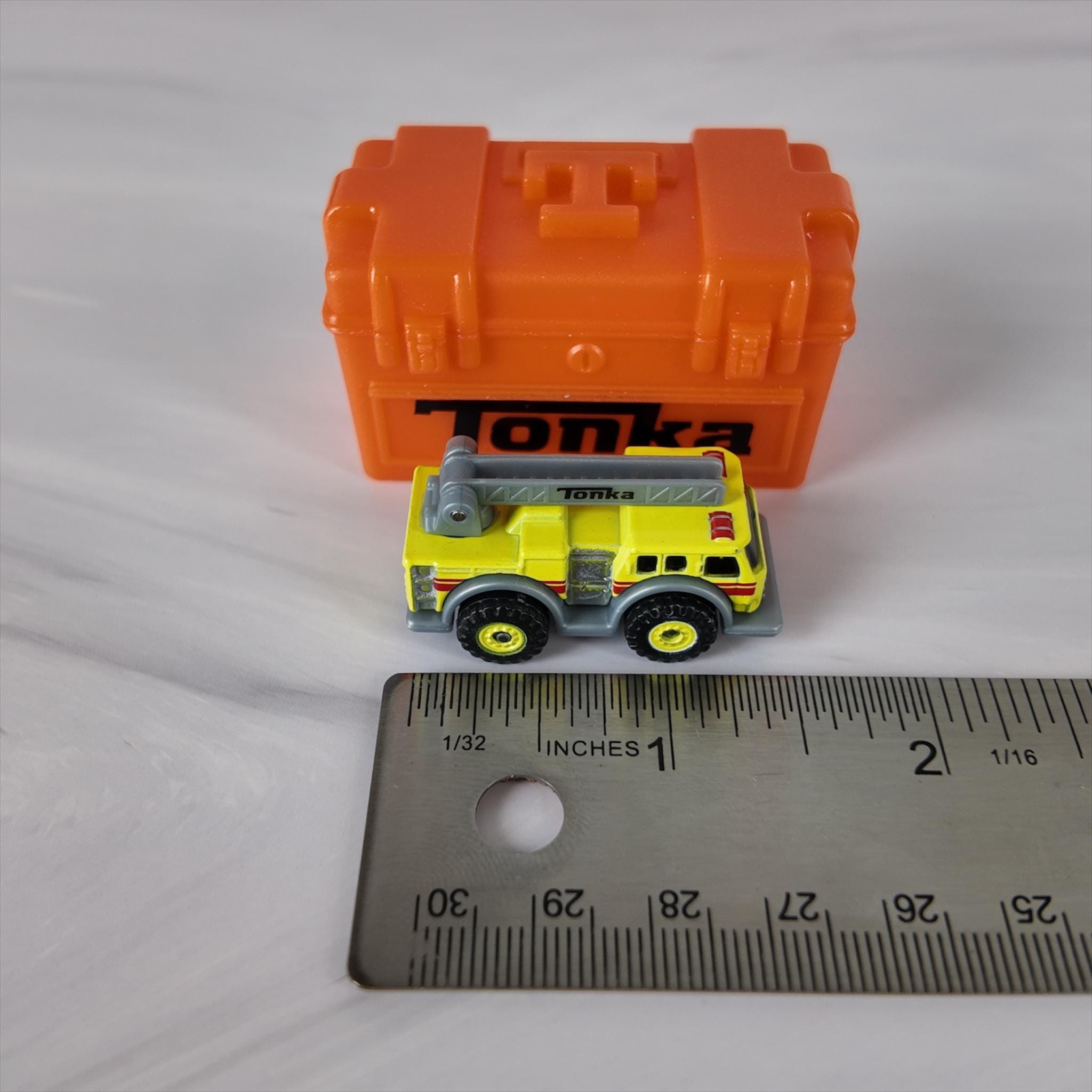 Mini Toy Truck Gift Set – Plastic Storage Tote with Gold Nugget Candy